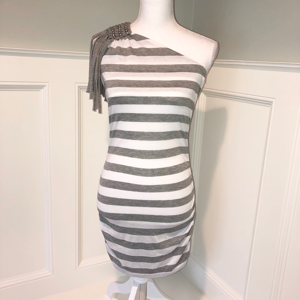 😍 3 for $24 Sz S Venus One Shoulder Top